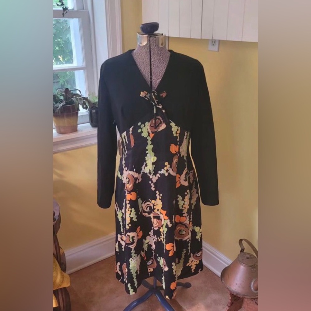 Vintage 1970s. Jeunesse by Hannemar. Retro dress, Black Funky Floral Skirt. US14